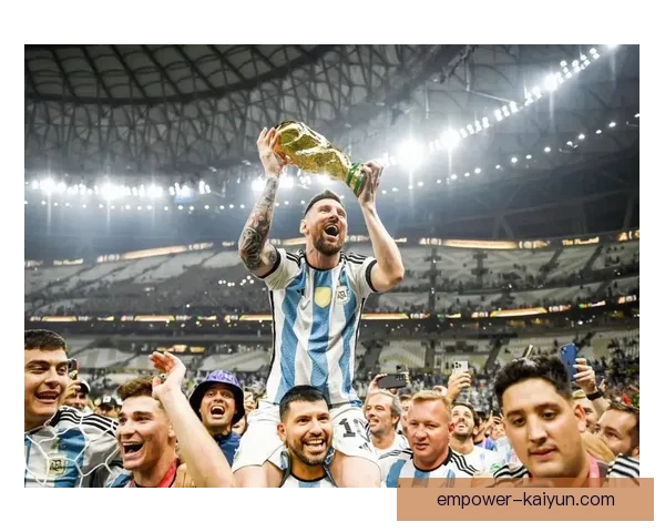 梅西携巴黎绝杀逆转夺冠引全球球迷热议